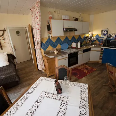 아파트 Ferienwohnung Pauly 아데나우